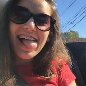 Meet your Posher, Nicole